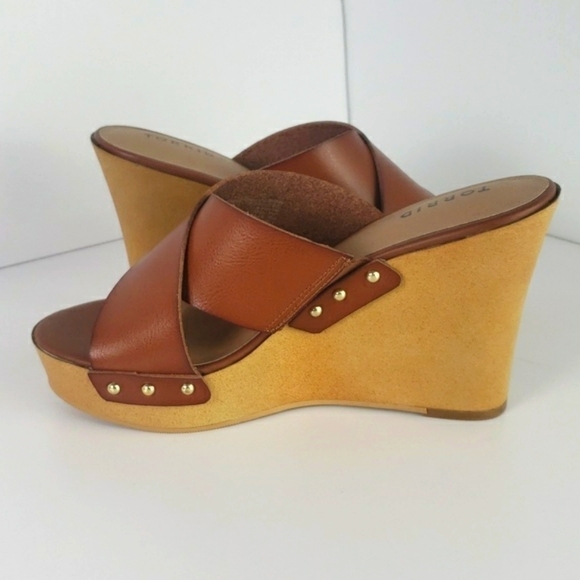 Torrid Faux Wood Platform Wedge. Plus size 10WW - Picture 6 of 11